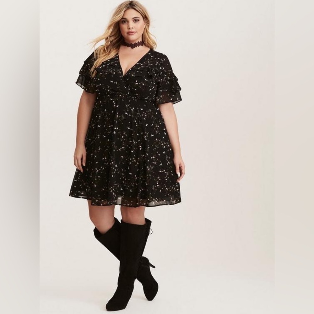 Torrid Black Floral Chiffon Wrap Dress size 1X
